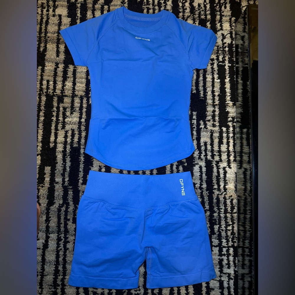 Women's Performance Crop Top & High-Waist Shorts Set - Vivid Blue